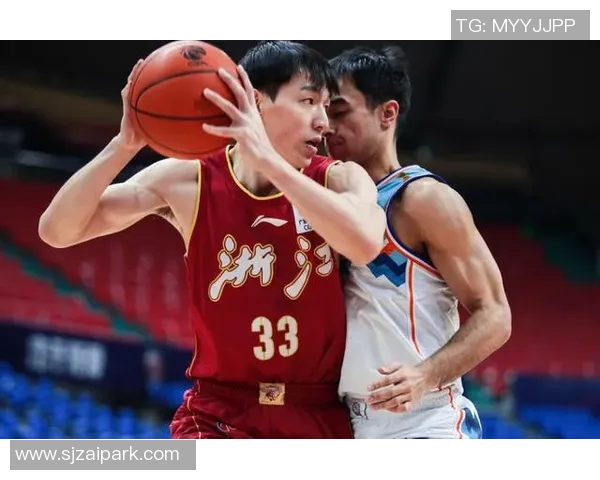 南京篮球队以54分领跑大师赛积分榜展现强劲实力和团队合作精神