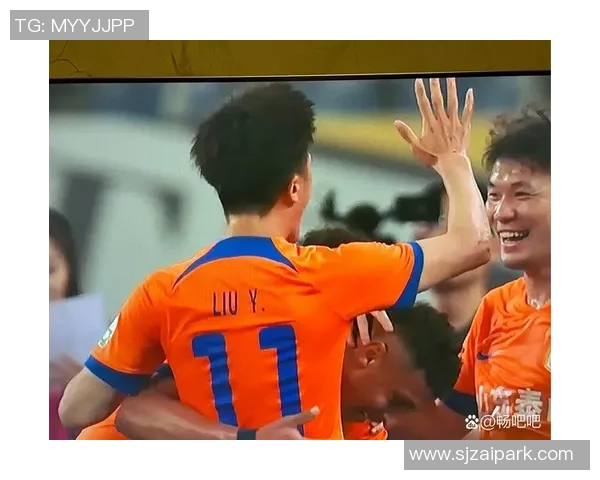 装路人踢足球明星的奇妙旅程如何在绿茵场上实现梦想与激情